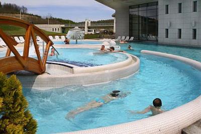 Große Außenpools im Thermal- und Wellnesshotel Saliris Spa - ✔️ Saliris Hotel Egerszalok ✔️ Spa Hotel in Egerszalok